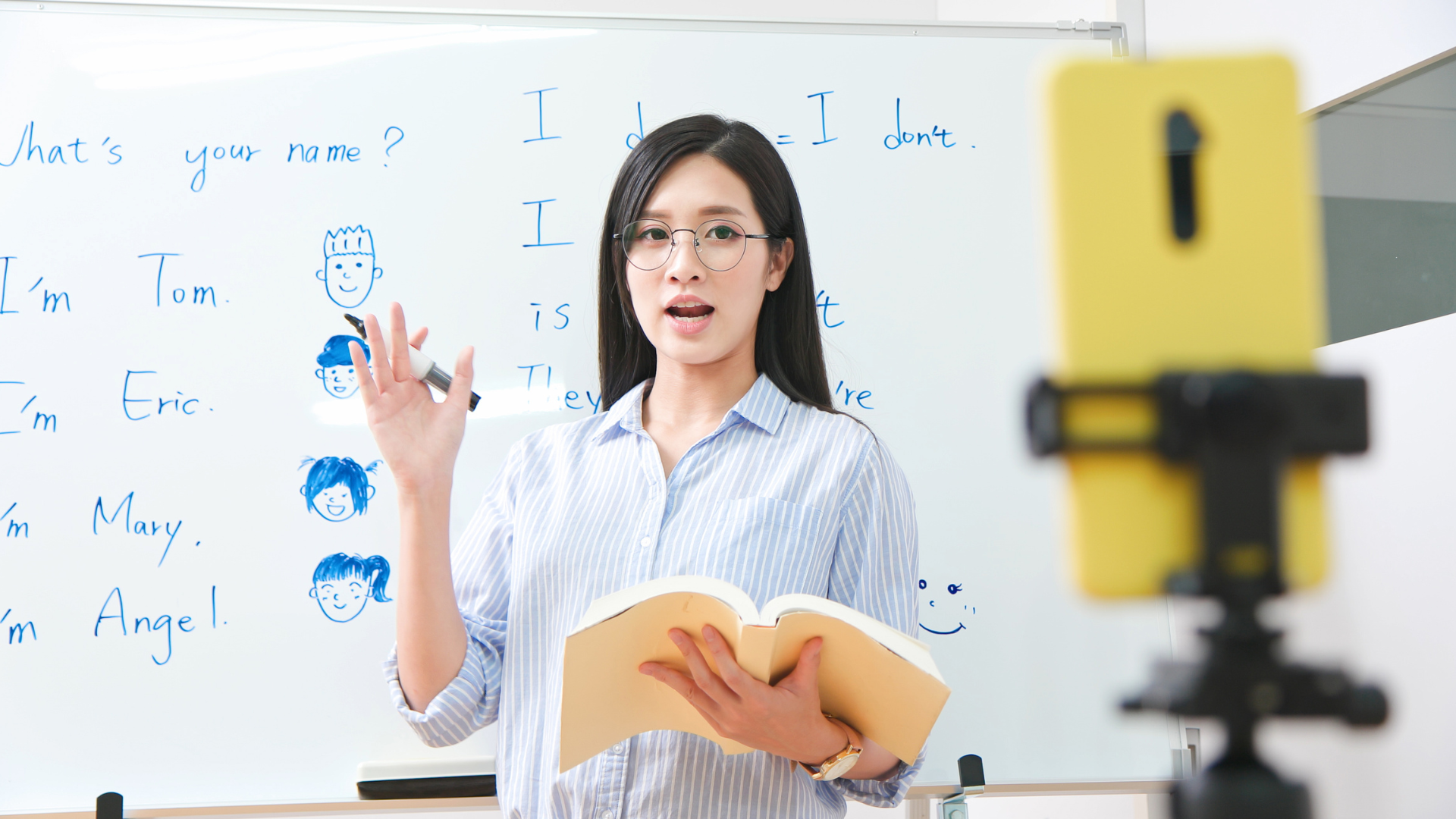 Leia mais sobre o artigo Expressões em inglês para profissionais: conheça as principais para utilizar em sua carreira