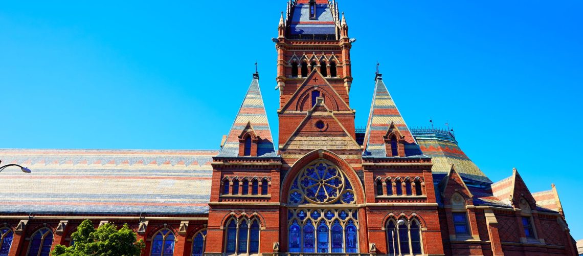 Por que a faculdade Harvard é um dos melhores lugares para você investir no ensino superior?